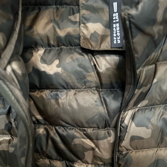 Camo vest with two zip pockets - Picture 2 of 3